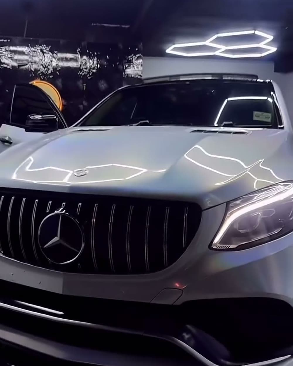 Mercedes GLE after — Chameleon candy silver