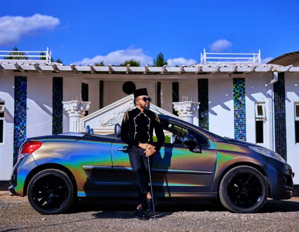 Holographic colour shift